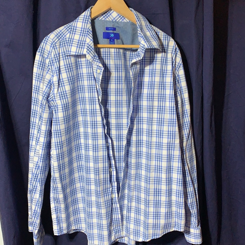 Egara NWOT button down non-iron shirt